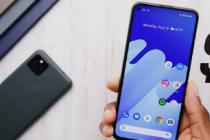视频中展示了新的谷歌Pixel5a智能手机