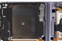 三星GalaxyZFlip4拆解揭示新翻盖式外壳并没有那么不同