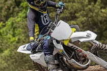 Husqvarna认真升级了赢得青少年越野摩托车锦标赛的小容量自行车